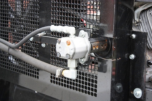 Техническое обслуживание оборудования: Машины для нанесения герметизирующего покрытия на асфальт